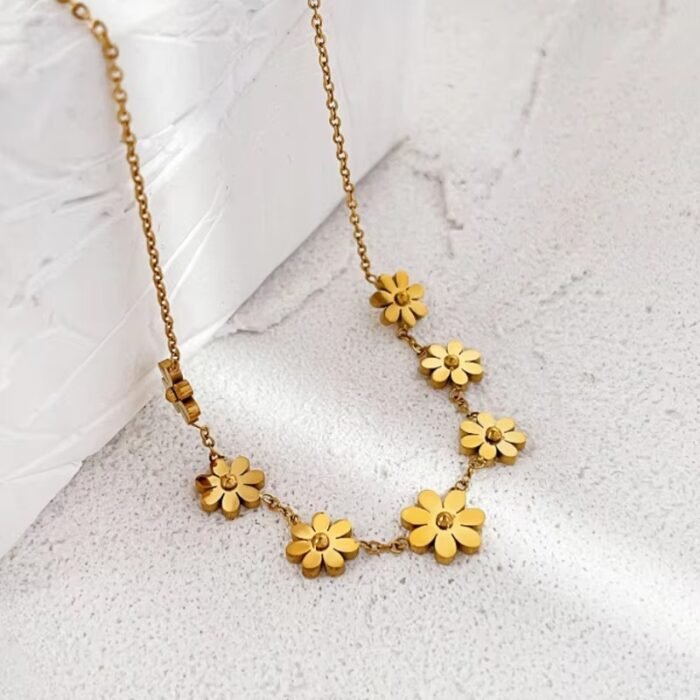 Fleurelle Necklace - Image 3