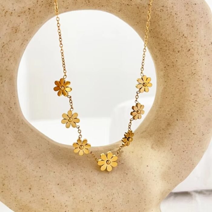 Fleurelle Necklace - Image 4