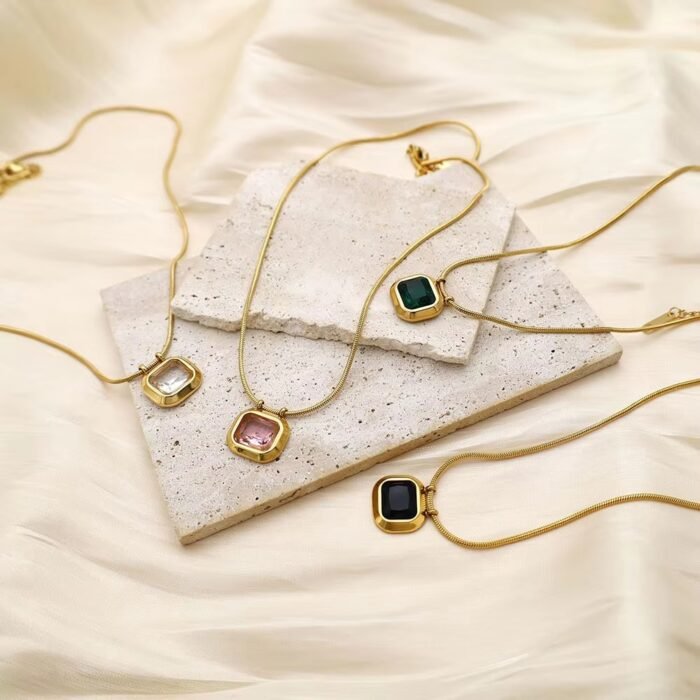 Emma Stone Necklace - Image 6