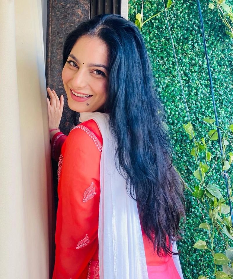 Ojal Tyagi - Deaura jewel