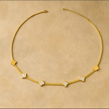 alba pearl love necklace(clover) – Gold Vermeil Necklace by Deaura