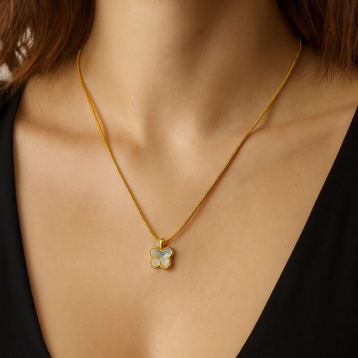 Pappilon Crystal Necklace - Image 2